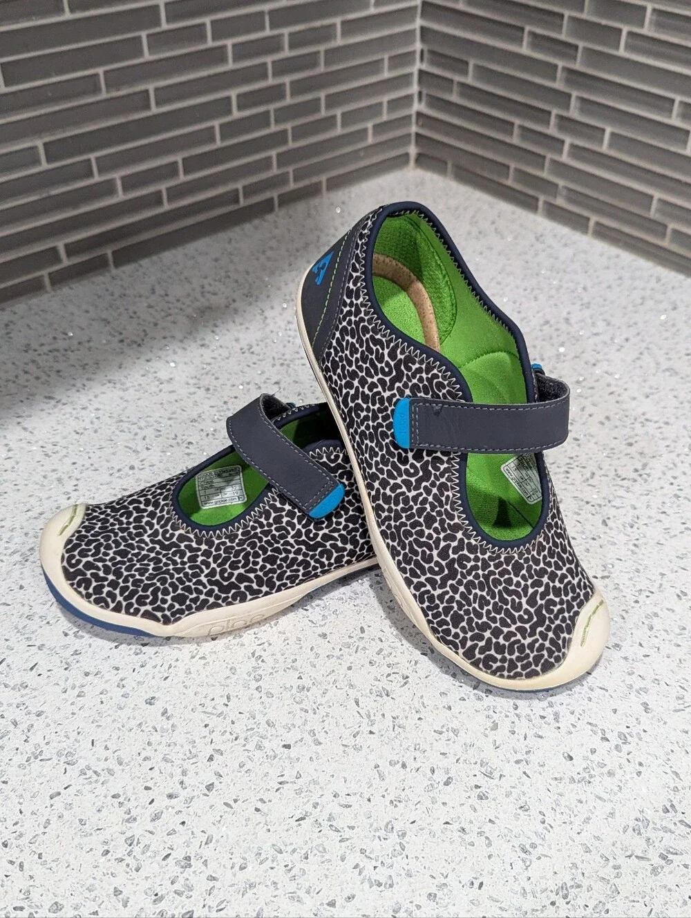 Plae Kids Chloe Mary Jane Sneaker Adjustable Strap Gray Leopard Print Girls Sz 1